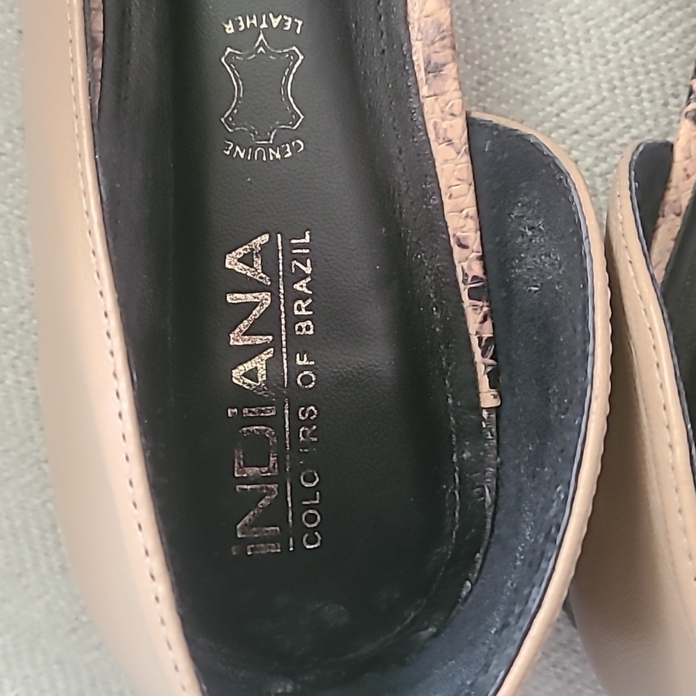 iNDiANA Women's Tan And Black Leather Flats - Size 8 - Picture 6 of 8